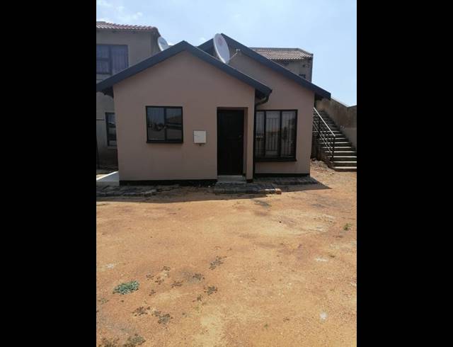 2 BEDROOM HOUSE FOR SALE IN PROTEA GLEN